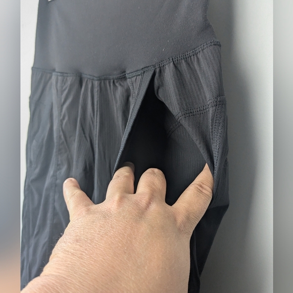 LULULEMON In Flux Crop Pants Size 4 Black Color With Pockets - Picture 8 of 16
